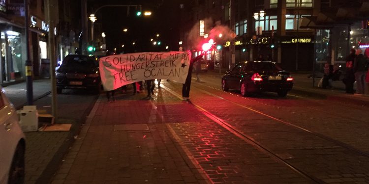 Li Duîsbûrgê ciwanên Kurd li dijî tecrîdê çalakiya bêîteatiya sivîl