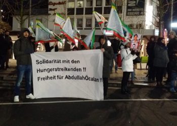 Li Almanya Ciwanên Kurd li dijî tecrîdê çalakî lidar xistin