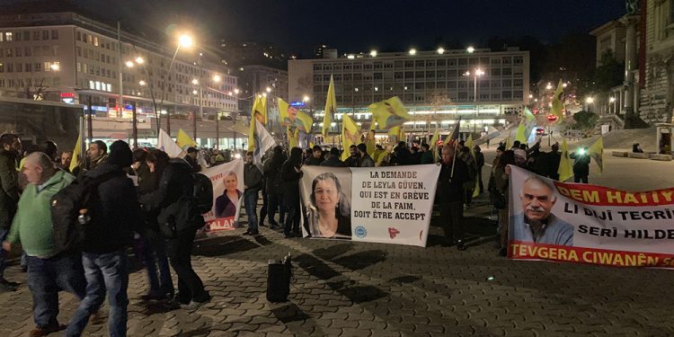 Bloga Zindî- Li Ewrûpa li dijî tecrîdê çalakiyên ‘Em Serî Hildidin!’