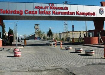 2 Girtiyên siyasî dest bi greva bêdawî û bêdorveger kirin