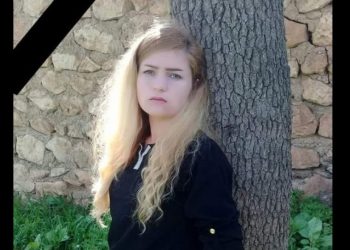 Jineke Ciwan bi çekê xwe kuşt