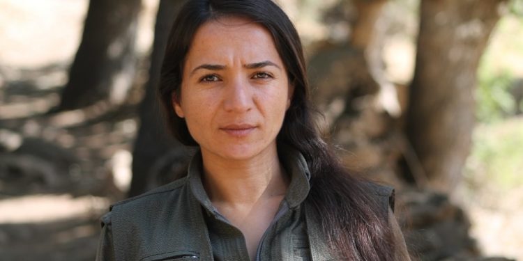 Guneş: “Yê ku azadiya Rêber APO mîsoger bike jin û ciwanin”