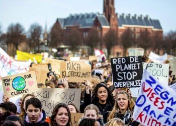 Bi hezaran ciwanên Ewrûpayê li dijî avhewayê li qadanin