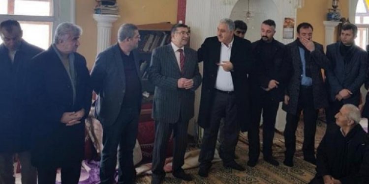 Sixûr Necdet Takva li mizgeft û dibistanan propaganda dike!