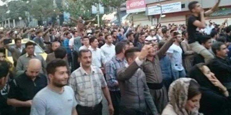 Gelê Rojhilata Kurdistanê li dijî tecrîdê dadikevin qadan!