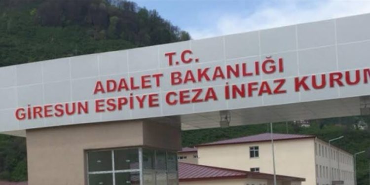 Du Girtiyên din li girtigeha Giresûn’ê dest bi greva birçîbûnê kirin