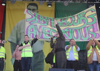 Êlekzerên ku beşdarê mîtingê bûn diyar kirin ku bi Kurdan re di nava piştevaniyê de ne