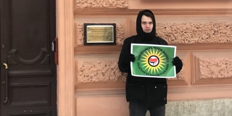 Ji Ciwanên Rûs ji bo Rêberê Gelan Ocalan çalakî