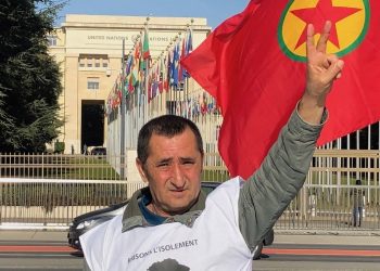 Kurdek din li ber deriyê NY’ê destbi greva birçîbûnê kir