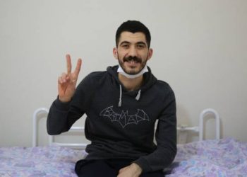 Sedat Akin 53’ê roje li dijî tecrîdê çalakiya xwe didomîne!