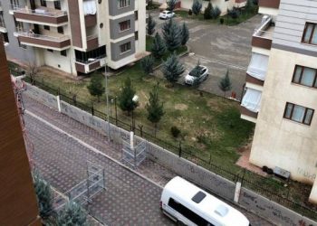 Mala Leyla Guven ji aliyê polîsên dagirker ve hat dorpêçkirin