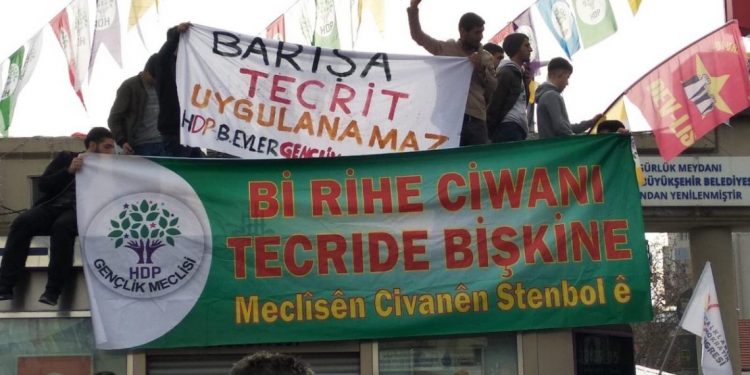 Ciwan di mîtînga Stenbol’ê de hatin gel hev!