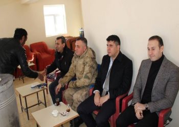 Li Çewlîg’ê leşker û AKP’an bi hev re xebatên hilbijartinê dimeşînin!