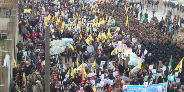 Li Koban’ê bihezaran li dijî komployê meşiyan!