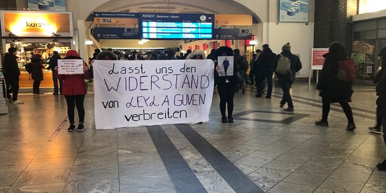 Ji endamên Jinên Ciwan li Almanya ji bo Leyla Guven çalakî