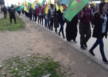 Meşa dirêj a ciwanên Bakurê Suriye û Rojavayê di roja xwe ya duyem de destpêkir