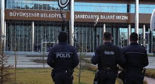 AKP’ê faşîst polîs û çawişên pîspor li şarederiya Wan’ê cih kir