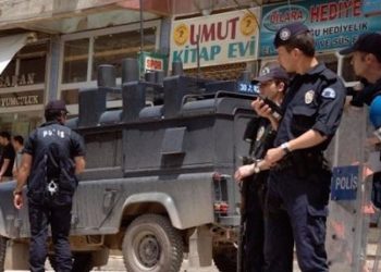 Doza Pirtûkxaneya Ûmûtê dîsa bi bêhikukiya xwe taloq bû!