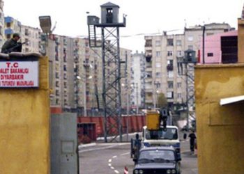 Girtiyên Jin ên berxwedanê de ne: Em bibiryarin, em ê serbikevin!