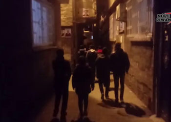 Li dijî tecrîdê ciwan li Sur û Rezan bi fîşekên hewayî daketin qadan