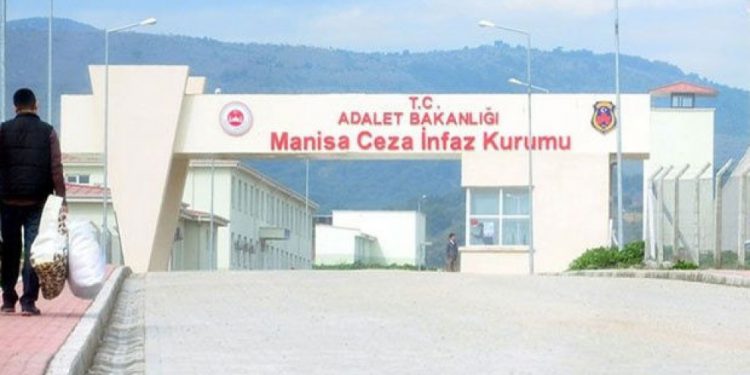 Girtiyên di grevê de ne cezayê hucreyê li wan hat birîn