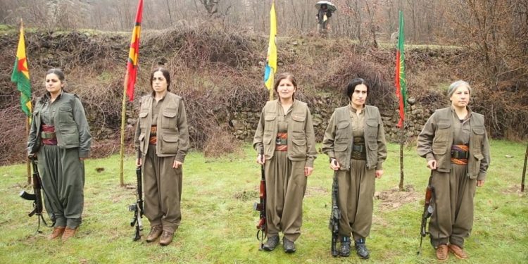 Gerîlayên YJA Starê 8’ê Adarê pîroz kirin