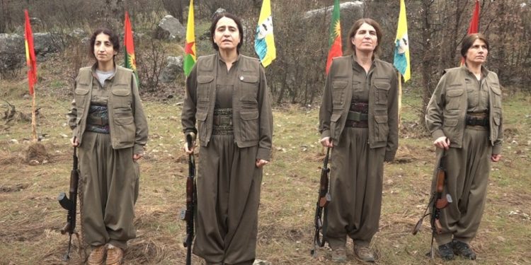 Gerîlayên YJA Starê li Çiyayên Azad 8’ê Adarê pîroz kirin