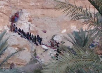 Bi dehan çeteyên DAIŞ xwe radestî şervanên QSD’ê kirin