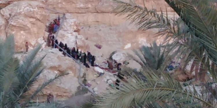 Bi dehan çeteyên DAIŞ xwe radestî şervanên QSD’ê kirin