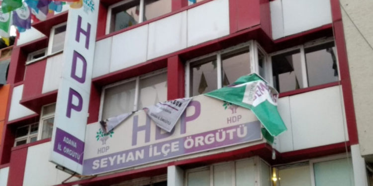 Polîsên dagirker avêtin li ser avahiya HDP ê Edene!