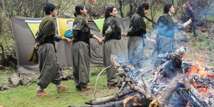 YRK û HPJ’ê Newroz pîroz kirin: ‘Gerîla wê nehêle ku agirê Newrozê vemire’