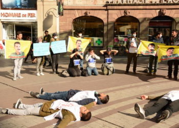 Ciwanan bêdengiya Ewrûpa ya li hemberî grevên birçîbûnê protesto kirin