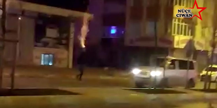 Ciwanan li Stenbolê şehîdên çalakiyên fedaî bibîranîn