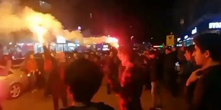 PFDK lîstikvanê Amedspor Mansûr Çalar men kir; alîgirên Amedsporê daketin qadan