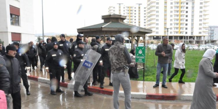 Cenazeyê Medya Çinar nadin malbatê: Polîsên dagirker êrîşî koma li ber morgê kir