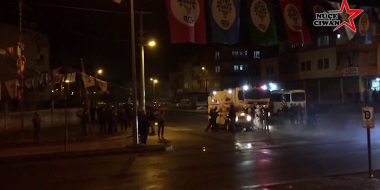 Polisên dagirker li Êlihê êrîşî pîrozbahiya Newrozê kir