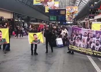Ciwanên Şoreşger li Parîsê tecrîdê protesto kirin