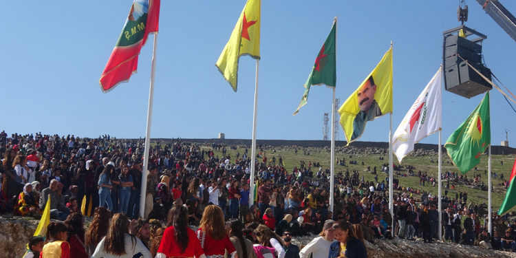 Li bajarê berxwedanê Kobanê pîrozbahiya Newrozê destpê kir