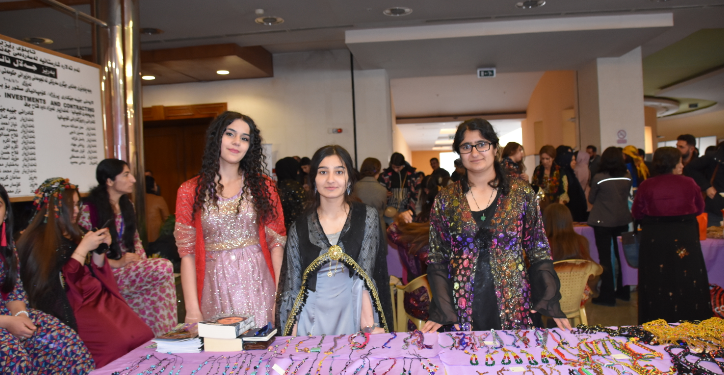 Jinên Gencanî Têkoşer bi xemla xwe 8’ê Adarê pîroz kirin  