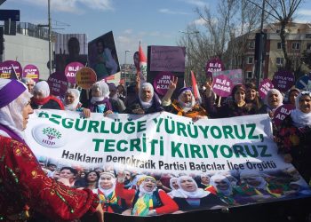 Gelê Kurd xebatên hilbijartinê vediguherîne çalakiyên li dijî tecrîdê!