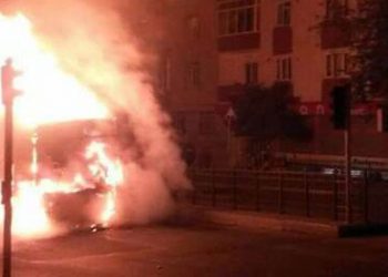 Li Stenbolê wesayita faşîstekî hate şewitandin