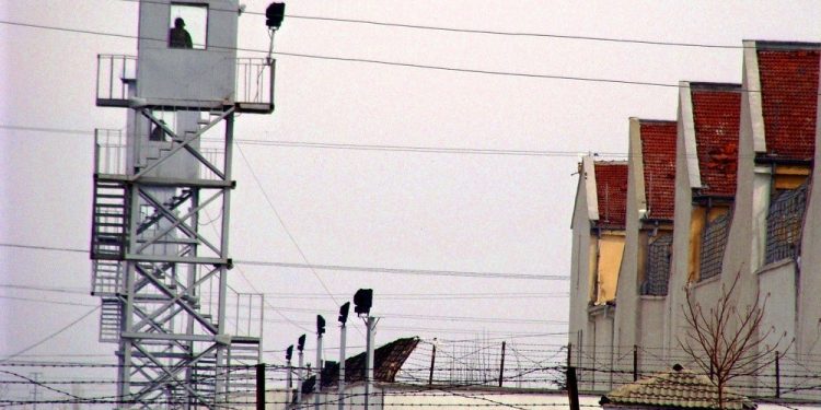 Girtiyên greva birçîbûnê bang kirin: “Divê gelê me bi erka xwe rabe”