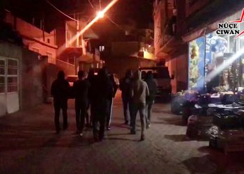 Ciwanên Mêrdîn tecrîdê şermezar kir, berxwedanên grevên birçîbûnê silav kir