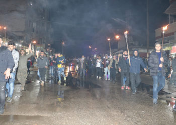 Li Qamişlo Ciwanên Kurd bi meşaleyan dagirkirina Efrînê protesto kir