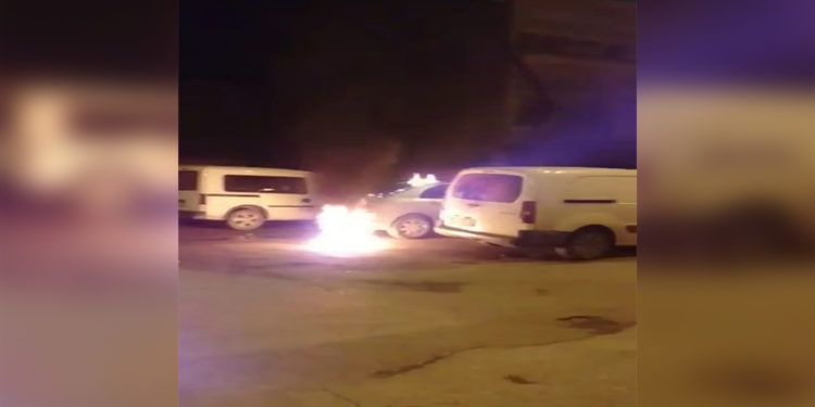 Ji Yekîneya Tolhildanê ya şehîd Zulkuf Gezen çalakî: 3 wesayit hatin şewitandin