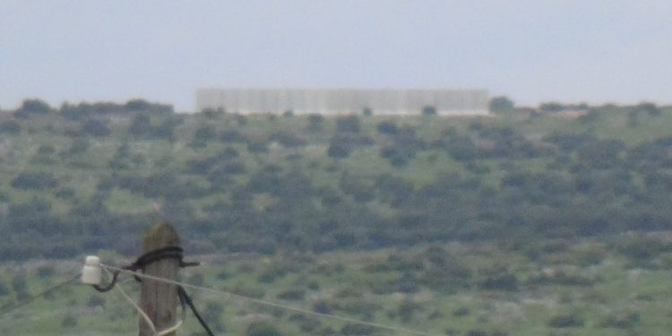 Dewleta dagirker a Tirk li Efrînê lêkirina dîwara didomîne!