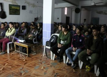 Ciwanên Helebê tecrîda li ser Rêberê Gelan Abdullah Ocalan şermezar kirin