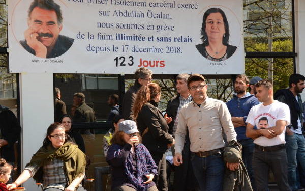 Berxwedana çalakiya greva birçîbûnê ya Starsboûrg di roja 123’an de didome!