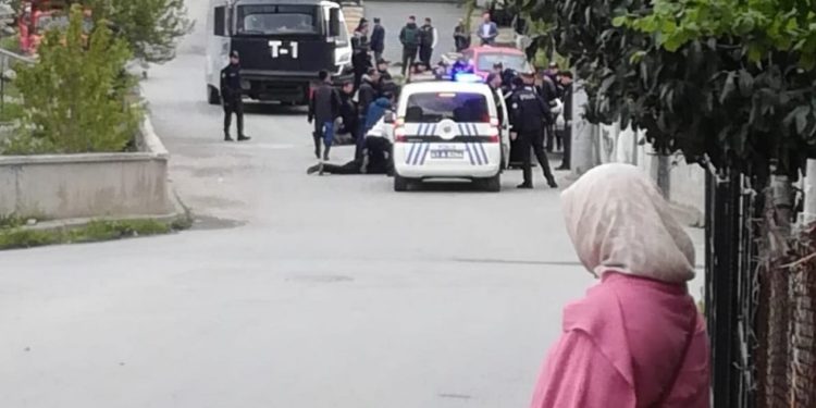 Polîsên Tirk êrîş birin ser çalakiyê, 20 kes hatin destgîrkirin