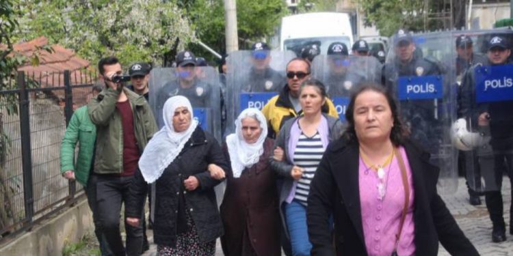 KJK: Ew polîs wê hesab bidin!